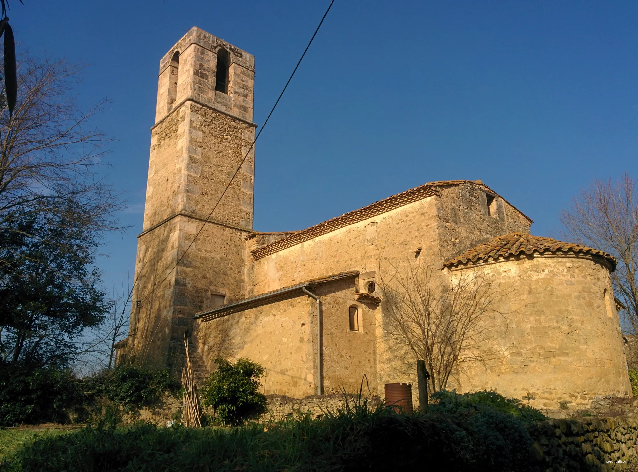 Església parroquial de Sant Esteve (Cornellà del Terri) | Autor: Josep Maria Viñolas Esteva | Licencja: CC BY-SA 4.0 | Źródło: Wikimedia Commons
