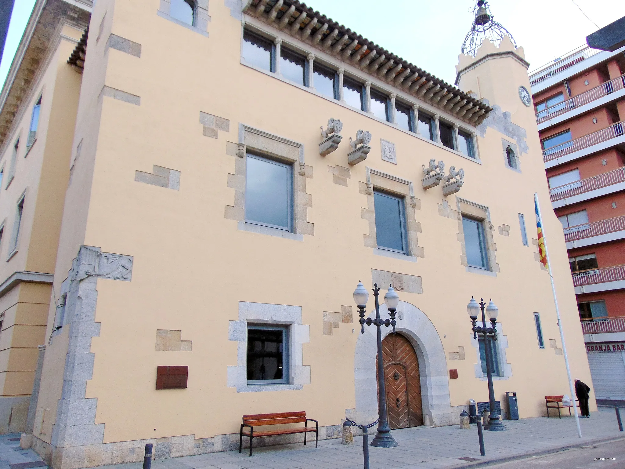 Ajuntament de Sant Feliu de Guíxols | Autor: Josep Maria Viñolas Esteva | Licencja: CC BY-SA 4.0 | Źródło: Wikimedia Commons