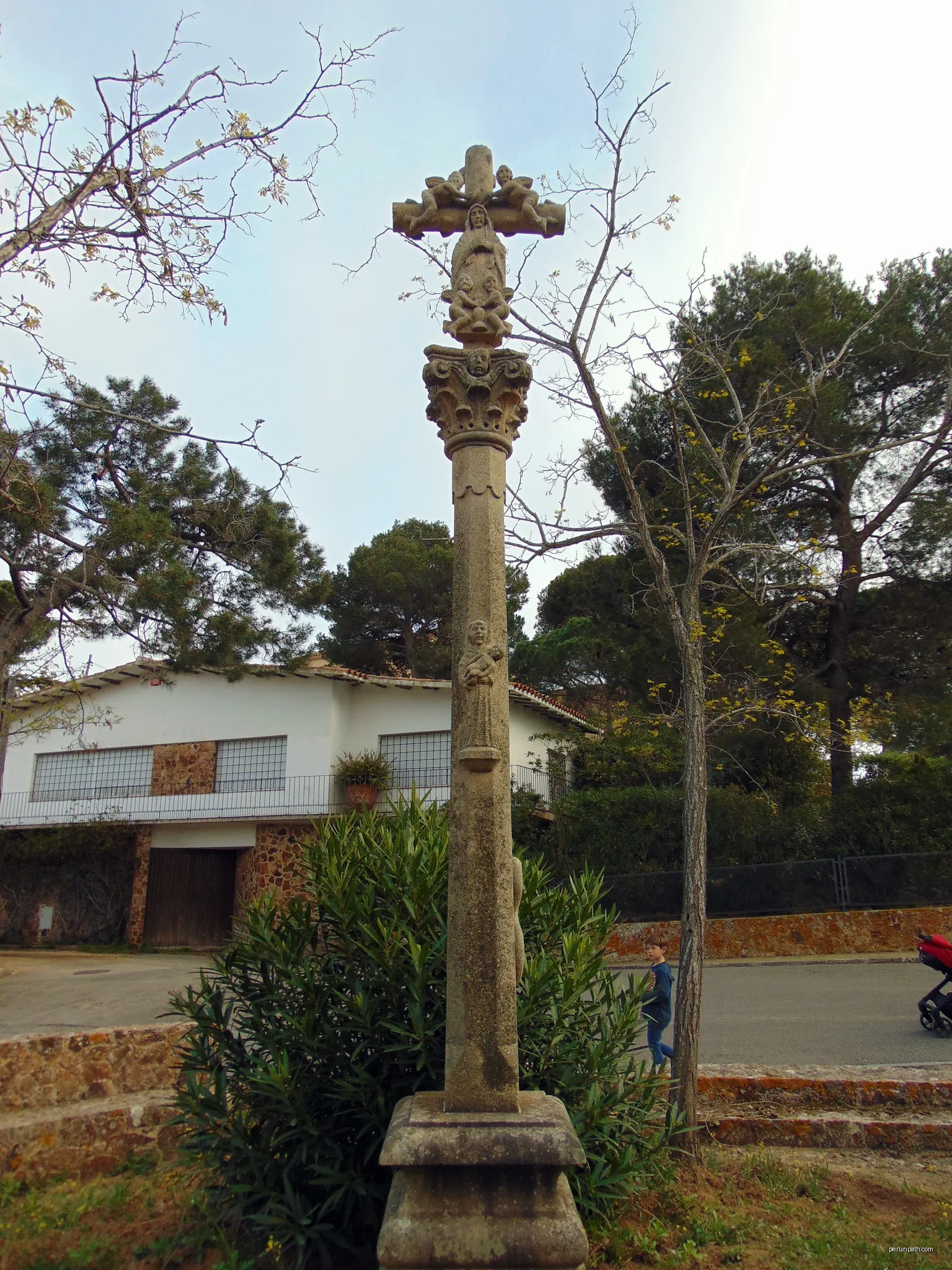 Creu de Sant Elm (Sant Feliu de Guíxols) | Autor: Josep Maria Viñolas Esteva | Licencja: CC BY-SA 4.0 | Źródło: Wikimedia Commons