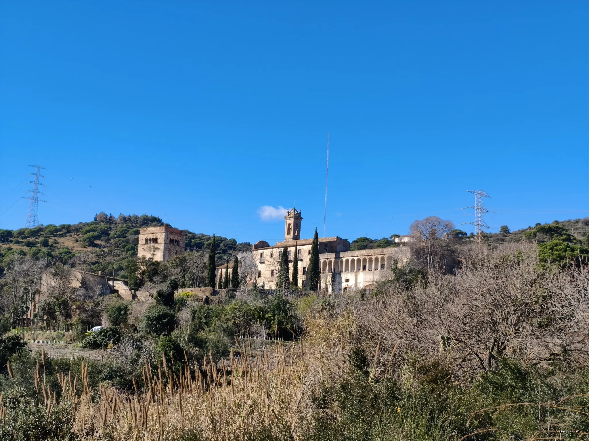 Monastery of St. Jerome of the Murtra | Autor: Joelng05 | Licencja: CC BY-SA 4.0 | Źródło: Wikimedia Commons