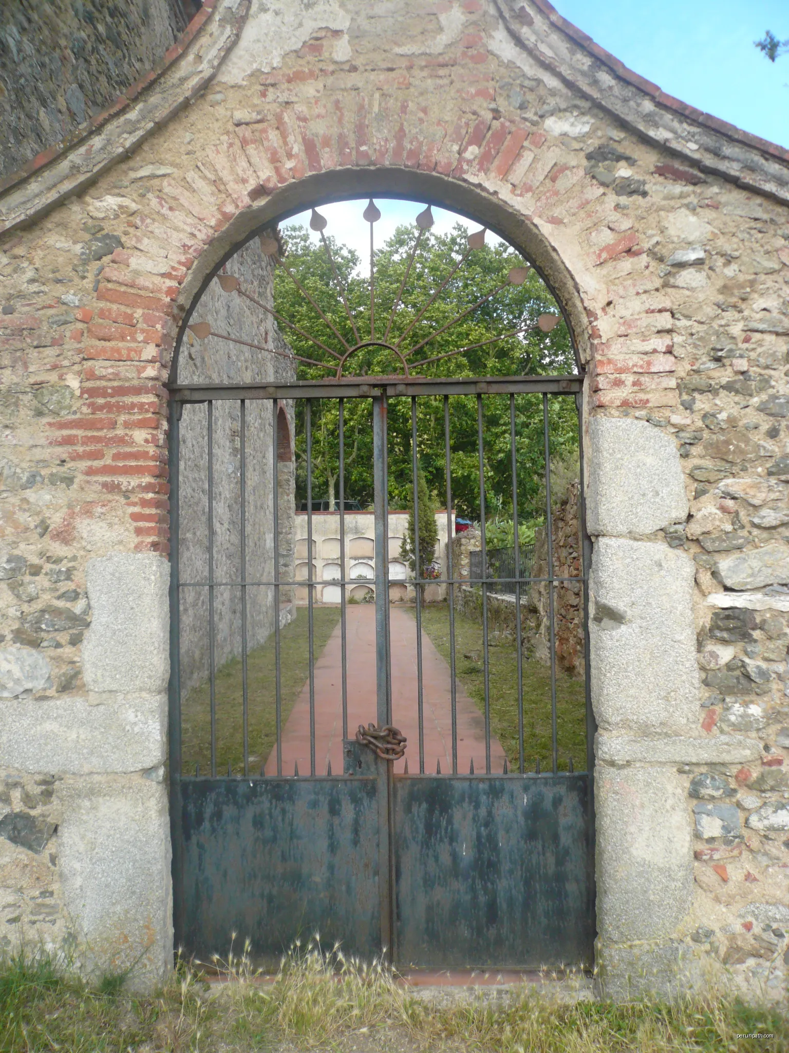 Església de Sant Llop d'Hortsavinyà (Tordera) | Autor: Pere López | Licencja: CC BY-SA 3.0 | Źródło: Wikimedia Commons
