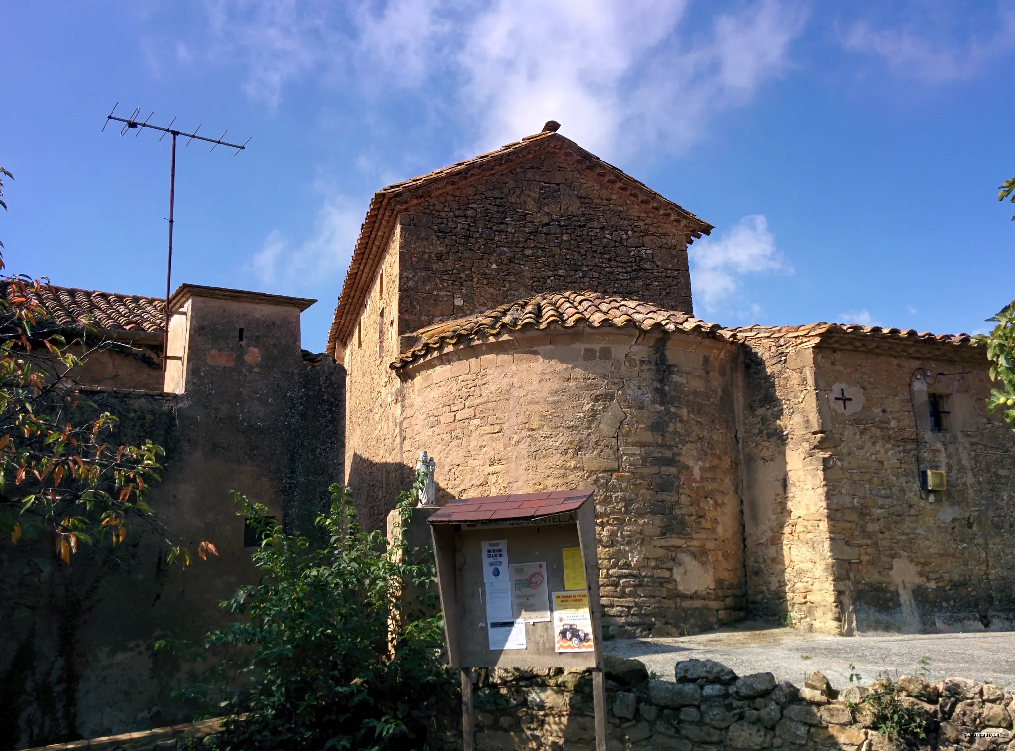 Església parroquial de Sant Marçal de la Quarantella (Vilademuls) | Autor: Josep Maria Viñolas Esteva | Licencja: CC BY-SA 4.0 | Źródło: Wikimedia Commons