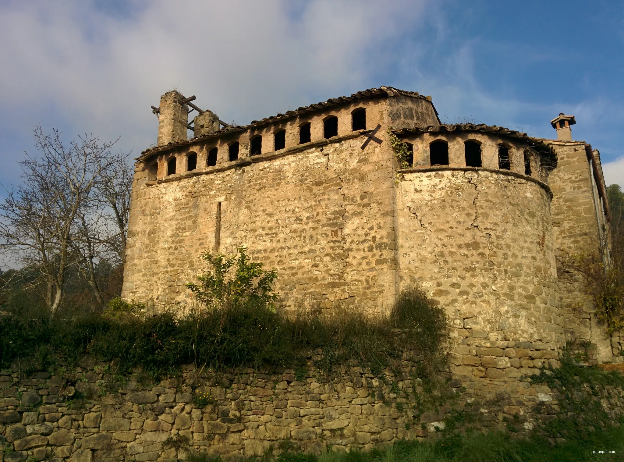 Sant Maurici de Calç (Porqueres) | Autor: Josep Maria Viñolas Esteva | Licencja: CC BY-SA 4.0 | Źródło: Wikimedia Commons