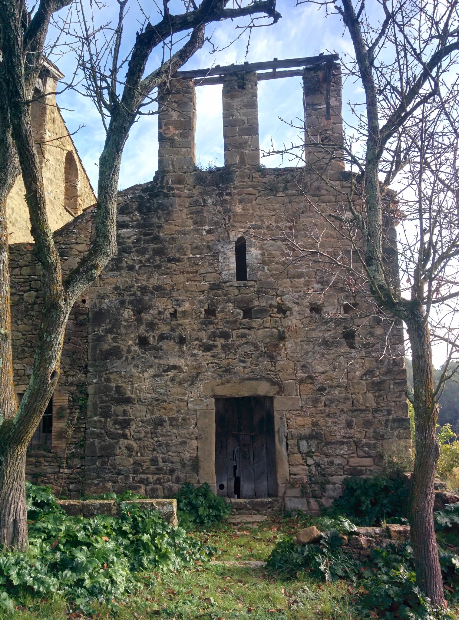 Sant Maurici de Calç (Porqueres) | Autor: Josep Maria Viñolas Esteva | Licencja: CC BY-SA 4.0 | Źródło: Wikimedia Commons