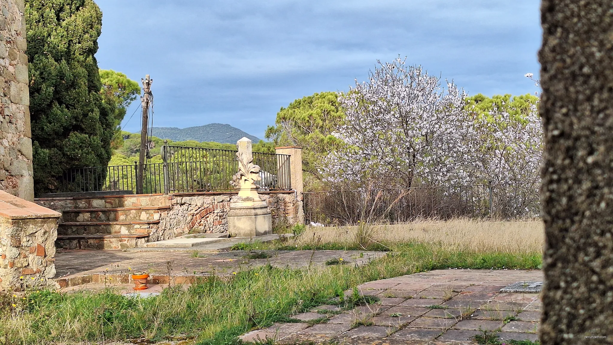 Sant Miquel de Mata - Mataró | Autor: Pere López Brosa | Licencja: CC BY-SA 4.0 | Źródło: Wikimedia Commons