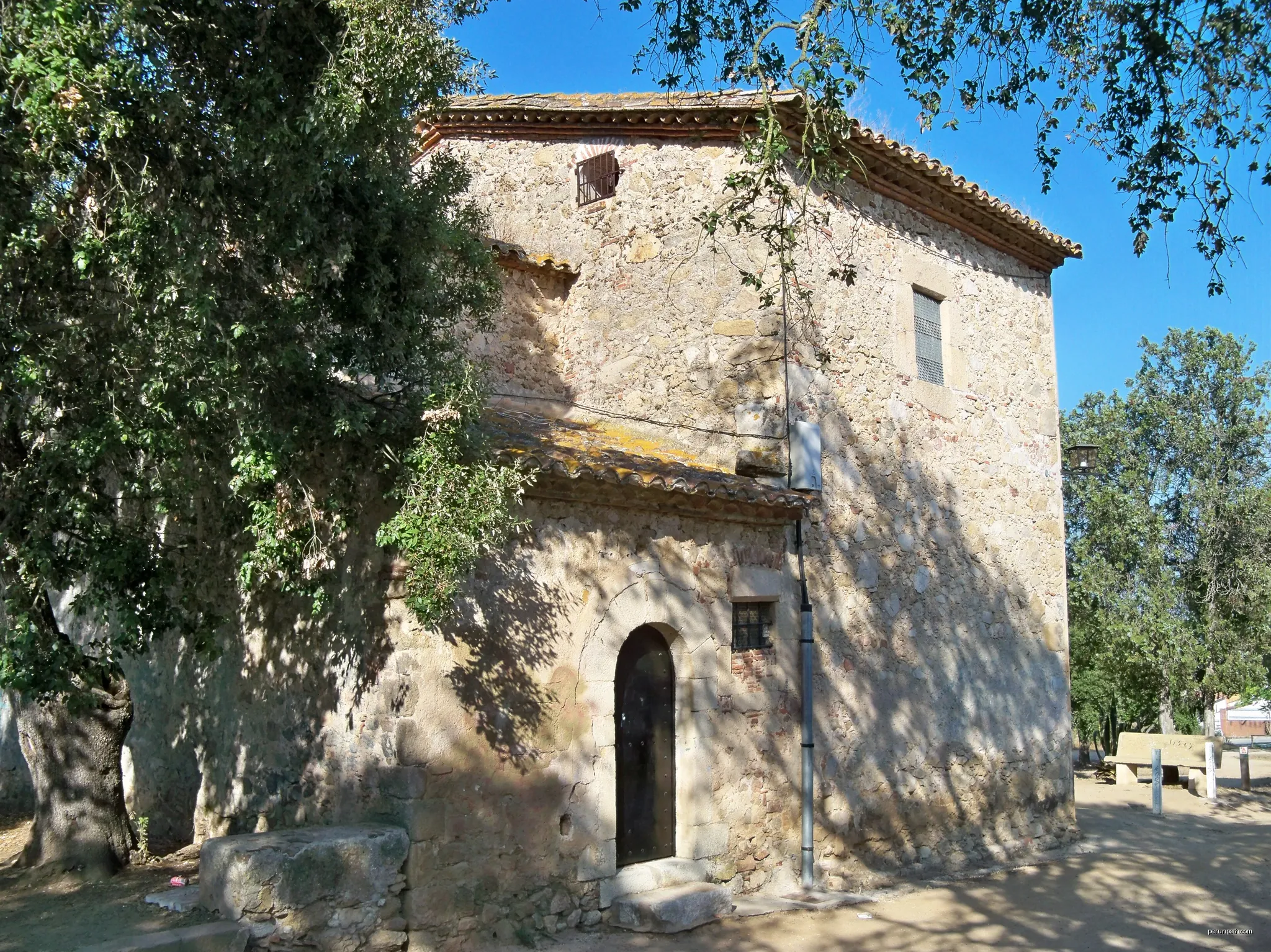 Kaplica św. Quiricusa w Lloret de Mar | Autor: Panek | Licencja: CC BY-SA 3.0 | Źródło: Wikimedia Commons