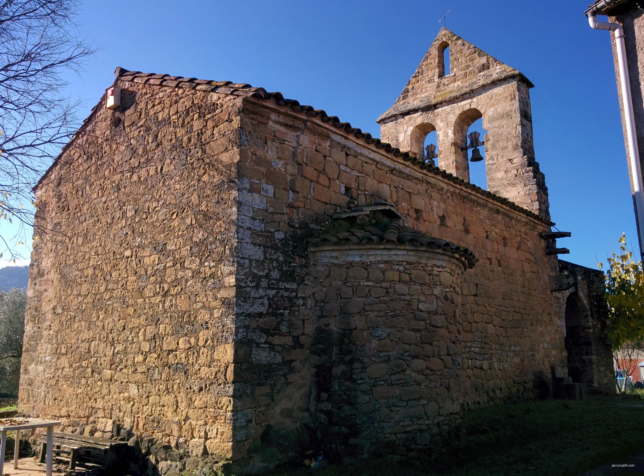 Ermita de Santa Magdalena de Noves (Camós) | Autor: Josep Maria Viñolas Esteva | Licencja: CC BY-SA 4.0 | Źródło: Wikimedia Commons