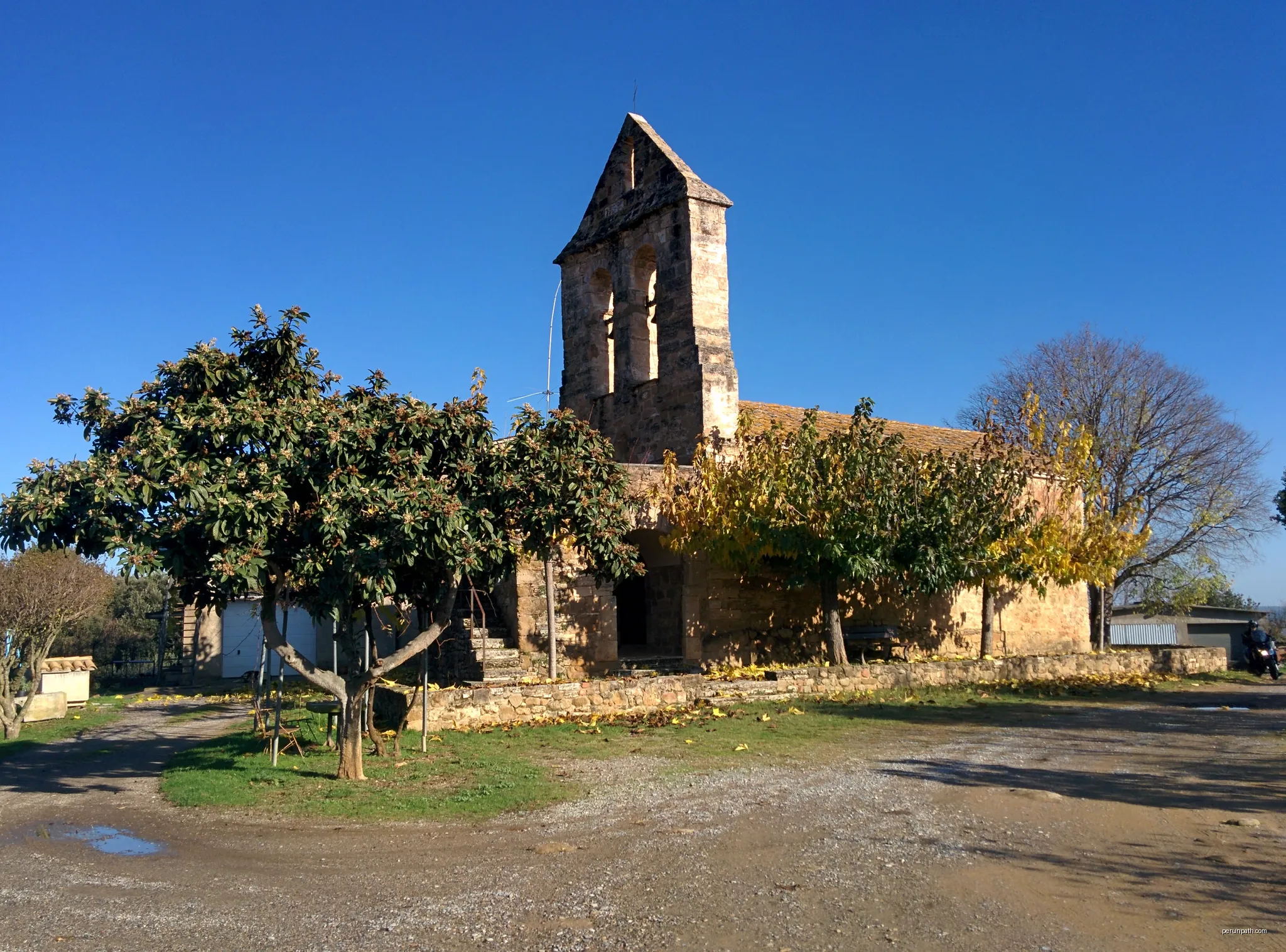 Ermita de Santa Magdalena de Noves (Camós) | Autor: Josep Maria Viñolas Esteva | Licencja: CC BY-SA 4.0 | Źródło: Wikimedia Commons