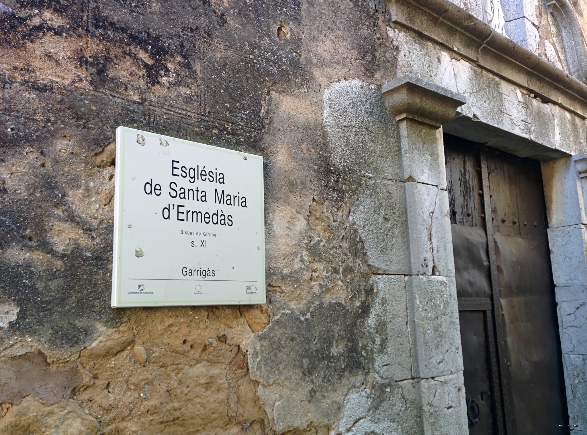 Església de Santa Maria d'Ermedàs (Garrigàs) | Autor: Josep Maria Viñolas Esteva | Licencja: CC BY-SA 4.0 | Źródło: Wikimedia Commons