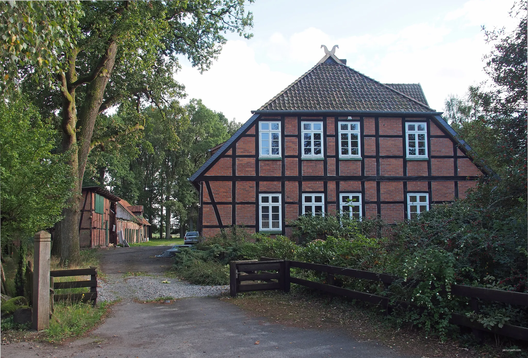Bauernhaus in Fachwerkbauweise Heerstr. 15, Scharnhorst, Gemeinde Eschede, Landkreis Celle | Autor: Hajotthu | Licencja: CC BY 3.0 | Źródło: Wikimedia Commons