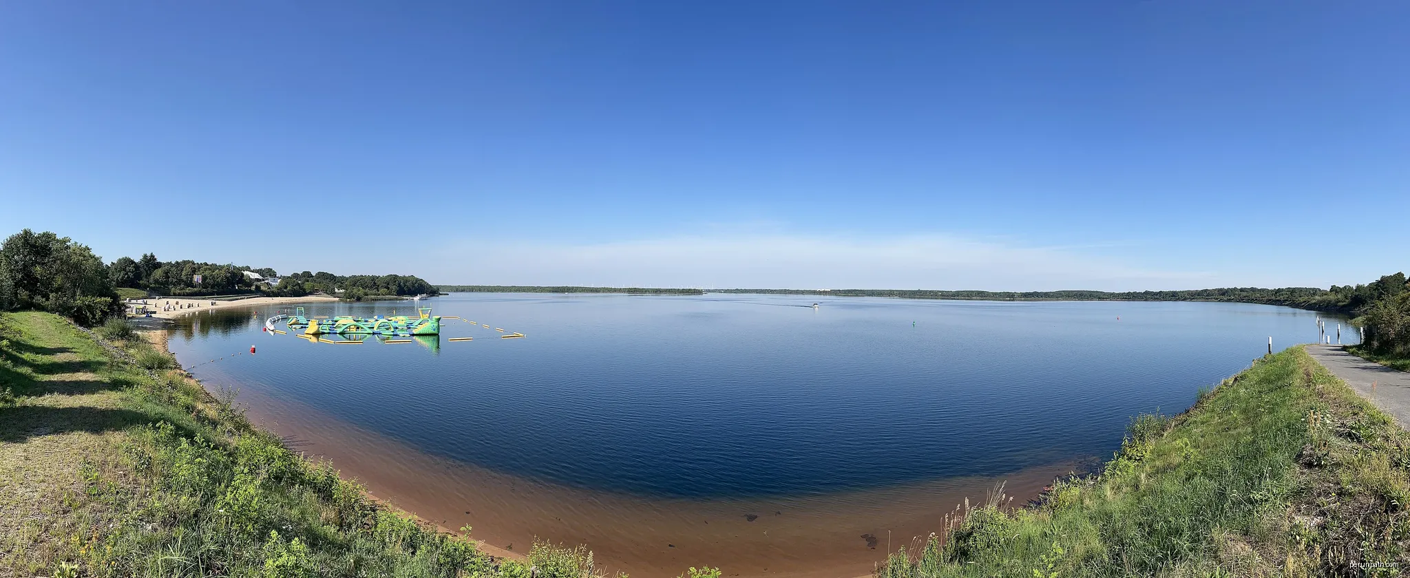 Senftenberger See, Landkreis Oberspreewald-Lausitz, Brandenburg, Deutschland | Autor: Lukas Beck | Licencja: CC BY-SA 4.0 | Źródło: Wikimedia Commons
