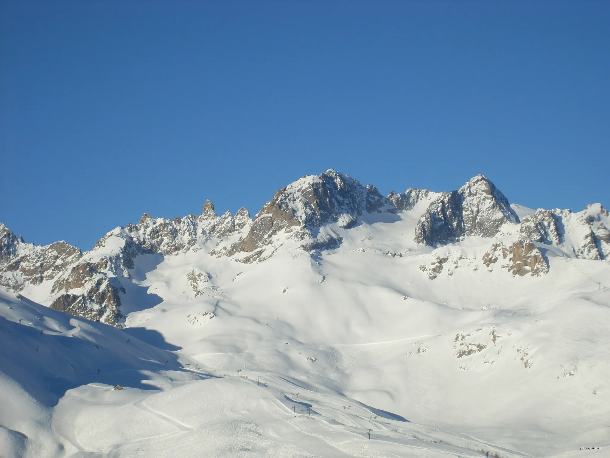 Serre Chevalier - a french ski resort | Autor: This Photo was taken by FredrikLähnn
All my photos are public domain, but if you use them outside Wi | Licencja: Public domain | Źródło: Wikimedia Commons