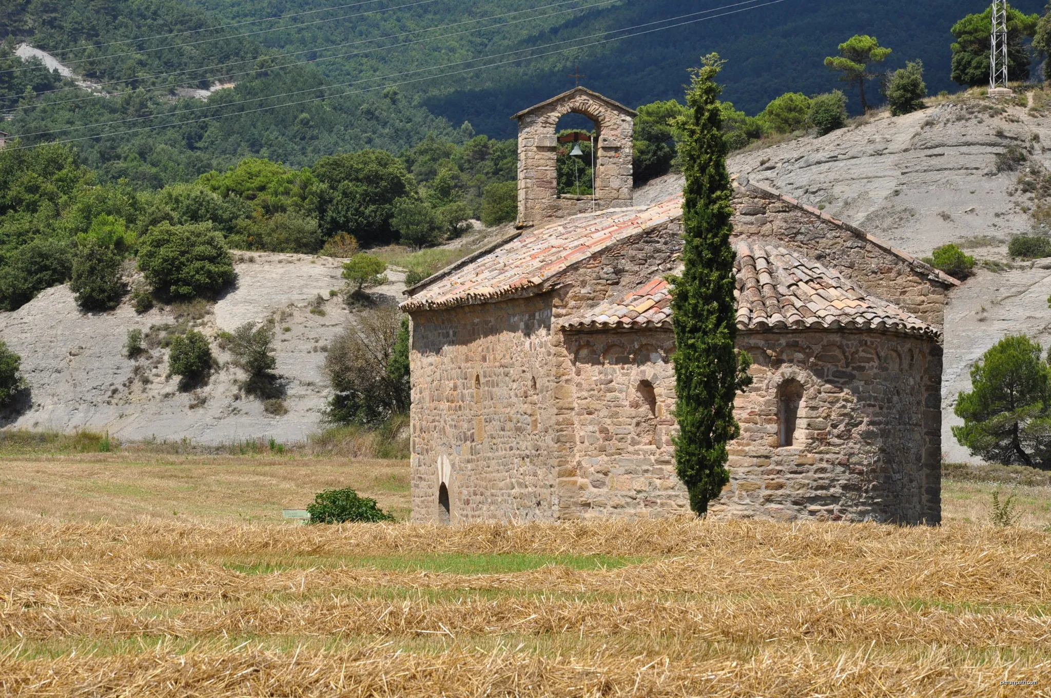 The Sant Miquel de Vilageliu, a 10th century church near Tona (Catalonia, Spain). | Autor: Vincent van Zeijst | Licencja: CC BY-SA 3.0 | Źródło: Wikimedia Commons