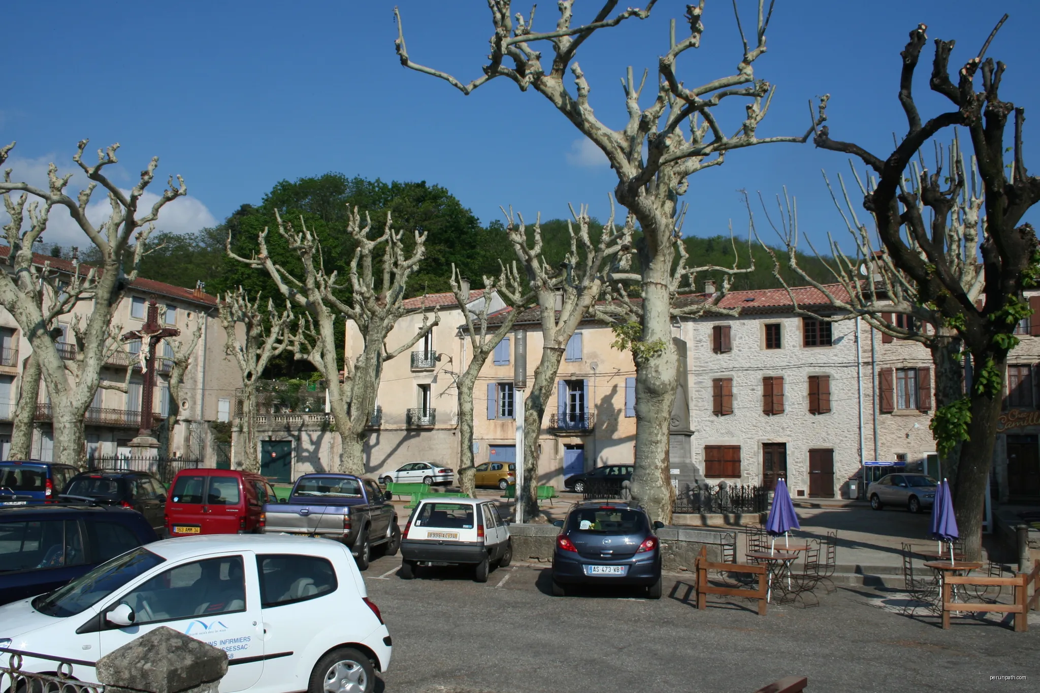 Saint-Gervais-sur-Mare (Hérault) - place. | Autor: Fagairolles 34 | Licencja: CC BY-SA 4.0 | Źródło: Wikimedia Commons