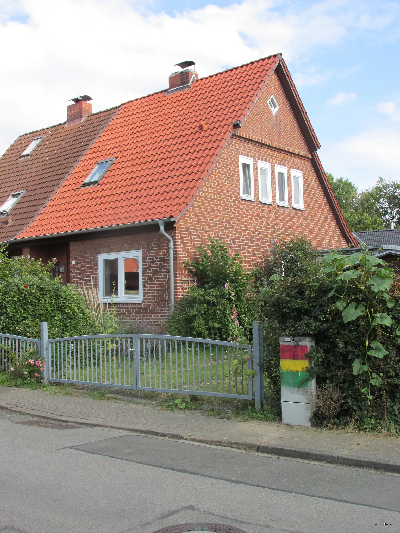 das Haus Steiler Weg 11 in Laatzen | Autor: GeorgDerReisende | Licencja: CC BY-SA 4.0 | Źródło: Wikimedia Commons