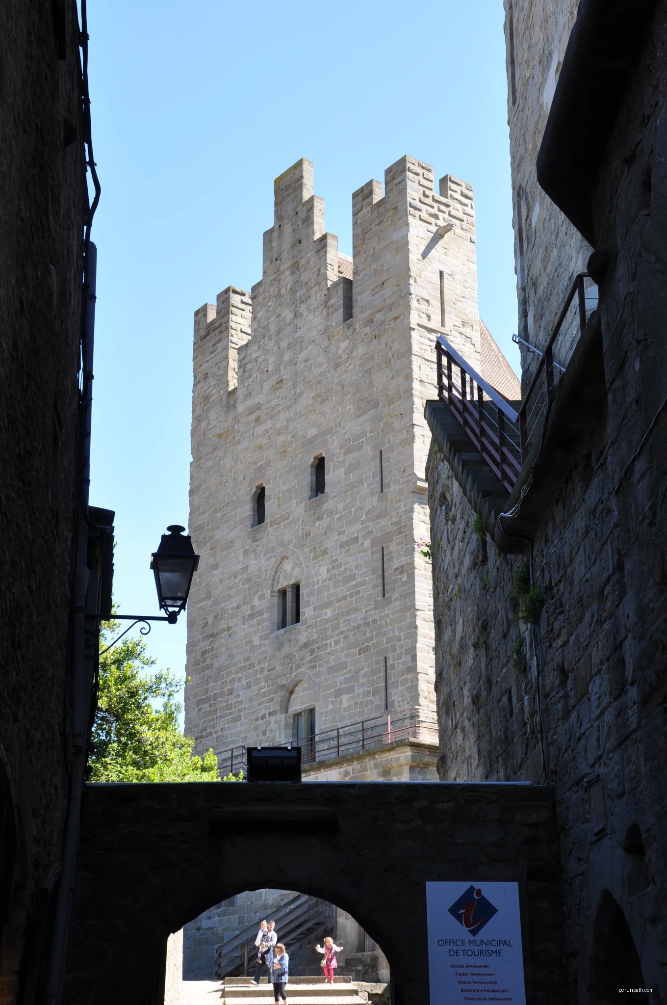Tour du Roussillon
