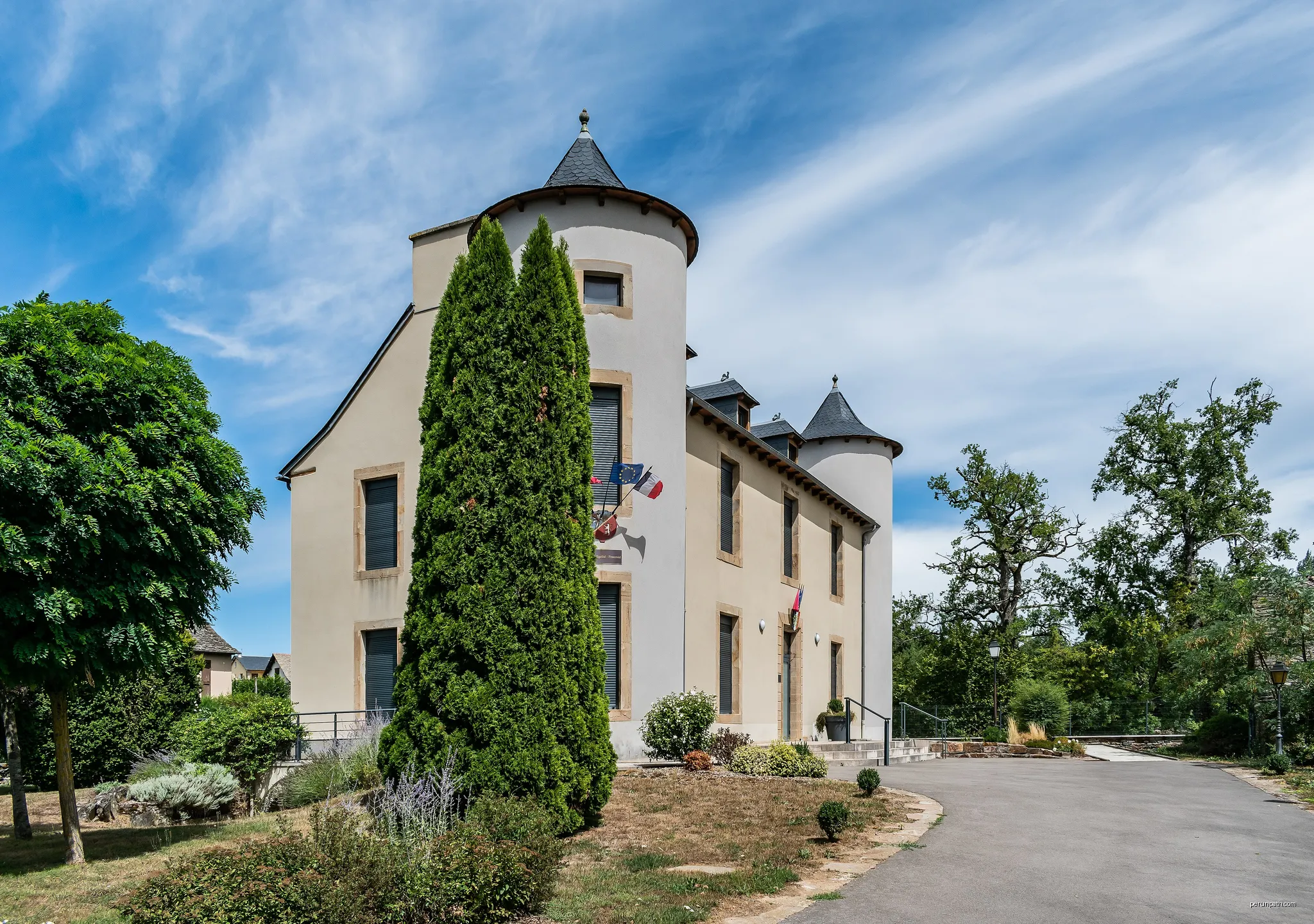 Les founs, la tourbière et le rocher du diable