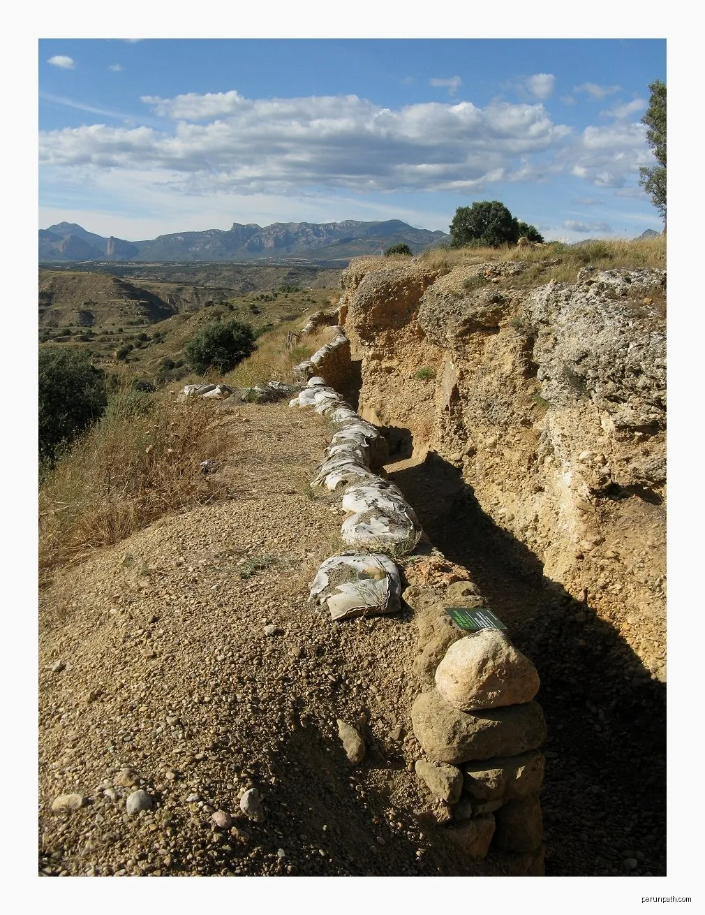 Huellas de la Guerra. Trincheras de Loporzano y Tierz