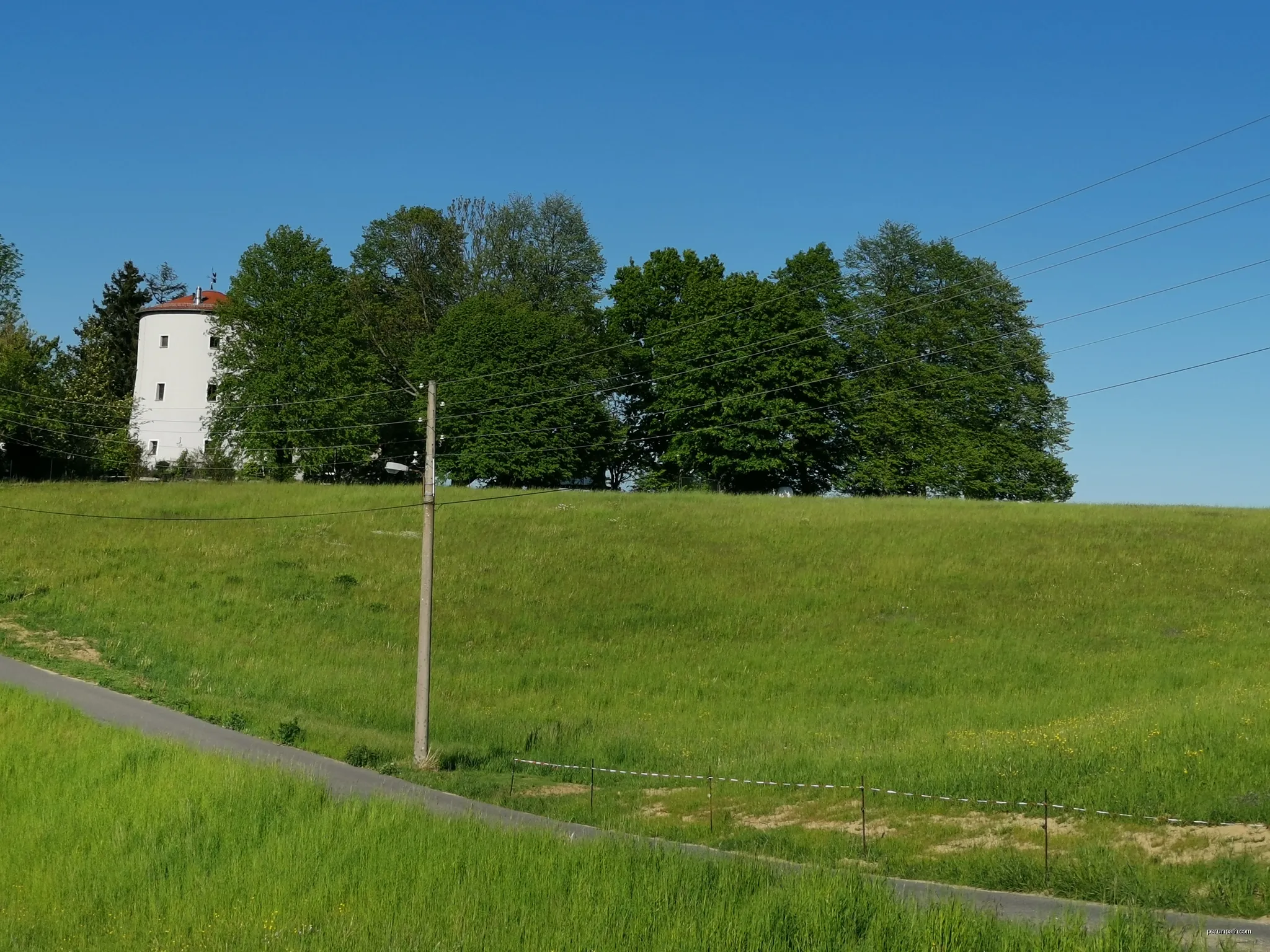 Turmwindmühle in Steina | Autor: Z thomas | Licencja: CC BY-SA 4.0 | Źródło: Wikimedia Commons