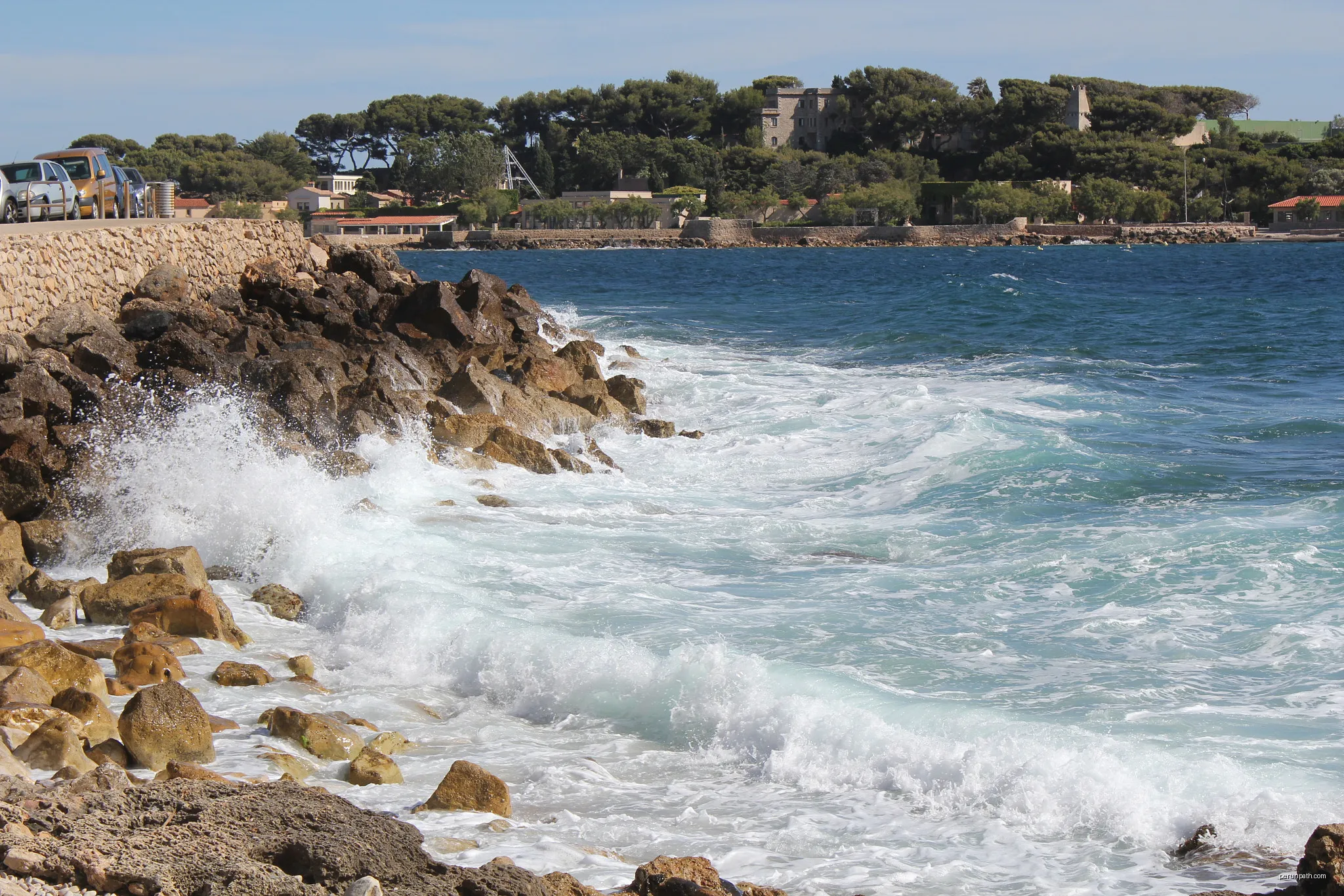 500px provided description: Vagues [] | Autor: Julien Petter | Licencja: CC BY-SA 3.0 | Źródło: Wikimedia Commons