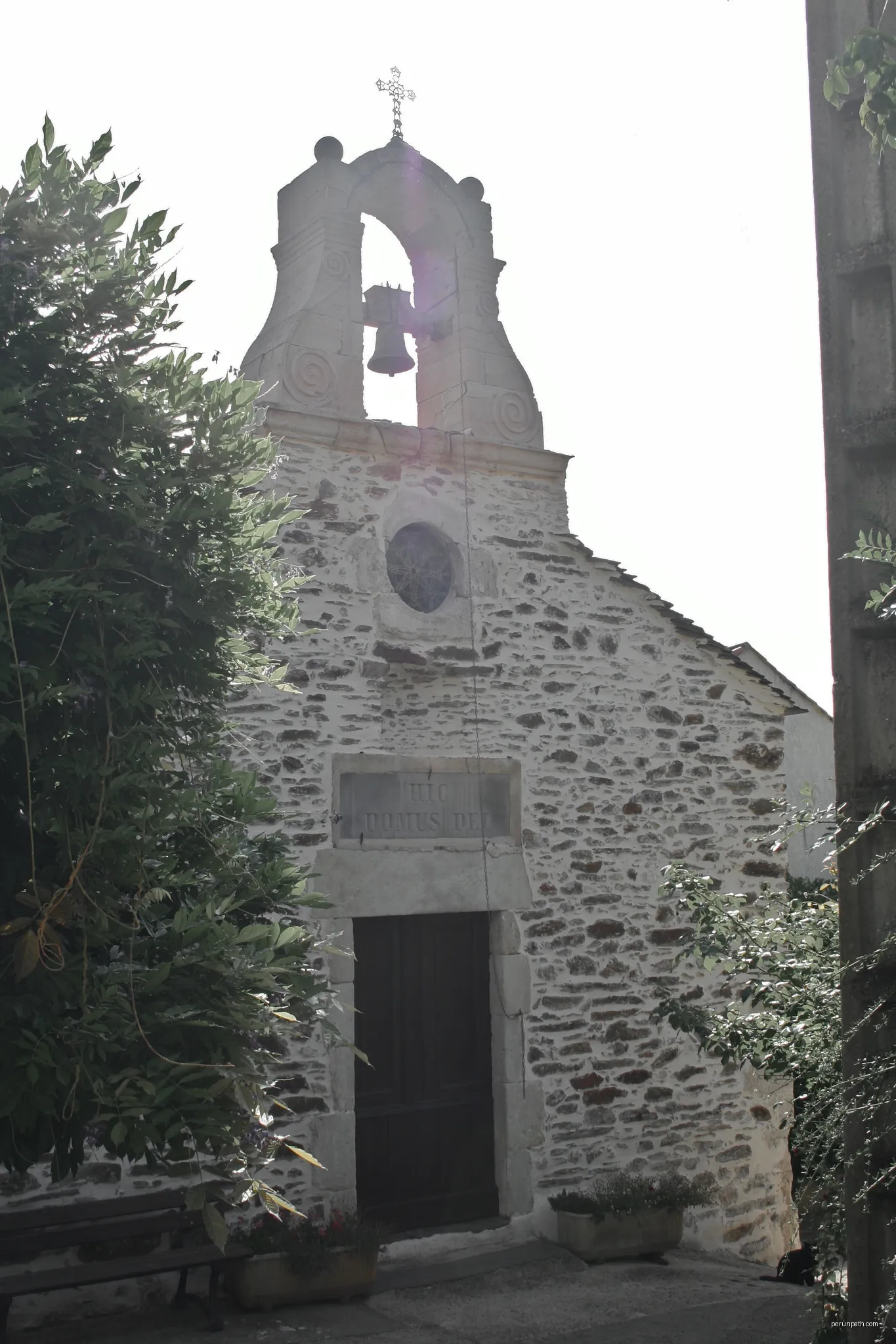 Lamalou-les-Bains - Hérault - église Notre-Dame de l’Assomption de Villecelle - façade occidentale. | Autor: Fagairolles 34 | Licencja: CC BY-SA 4.0 | Źródło: Wikimedia Commons