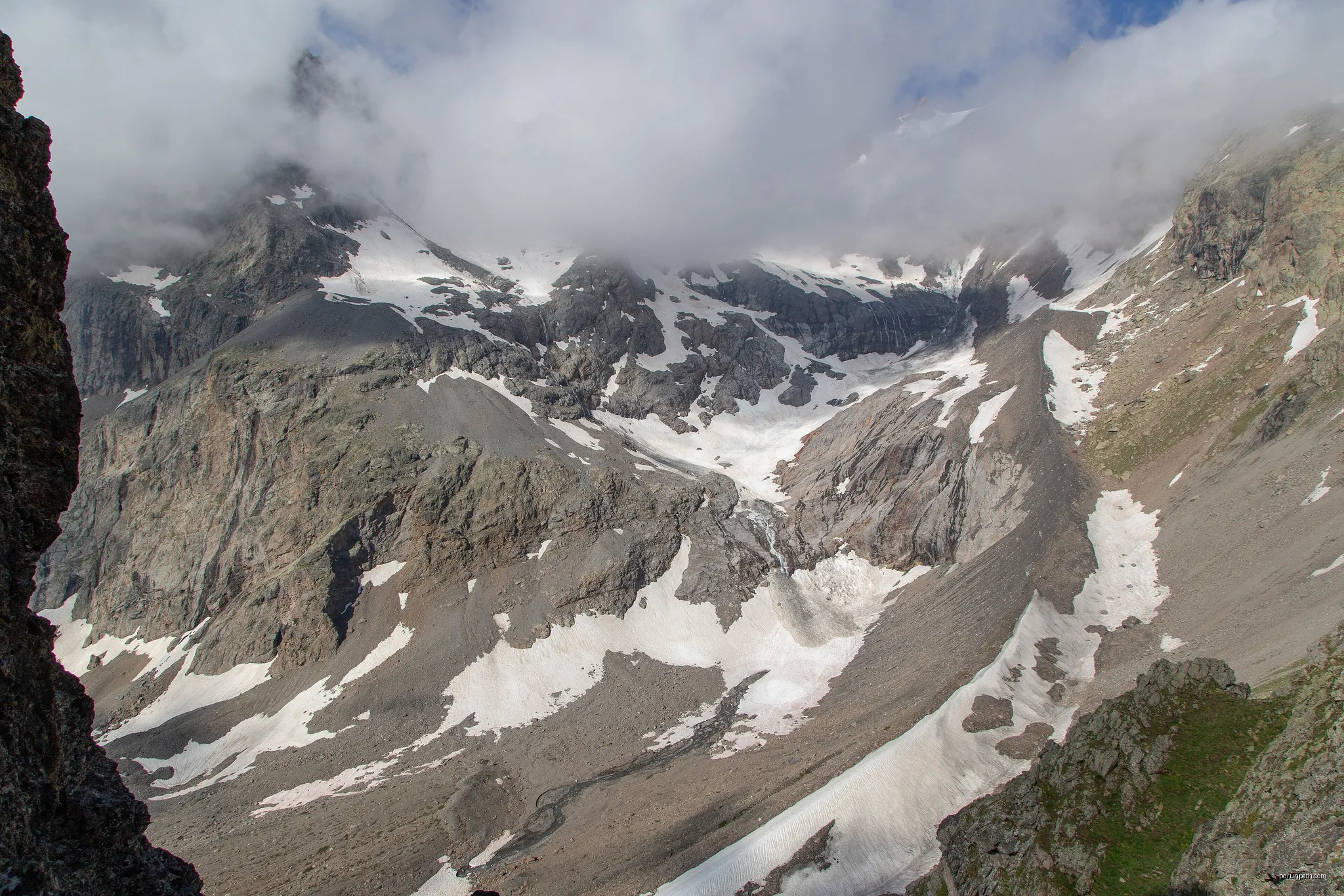 Randonnée dans le Parc national des Écrins, le 29 juin 2018

Pas de passage possible dans le versant nord du col. | Autor: Bruno Jargot from Lyon, France | Licencja: CC BY 2.0 | Źródło: Wikimedia Commons
