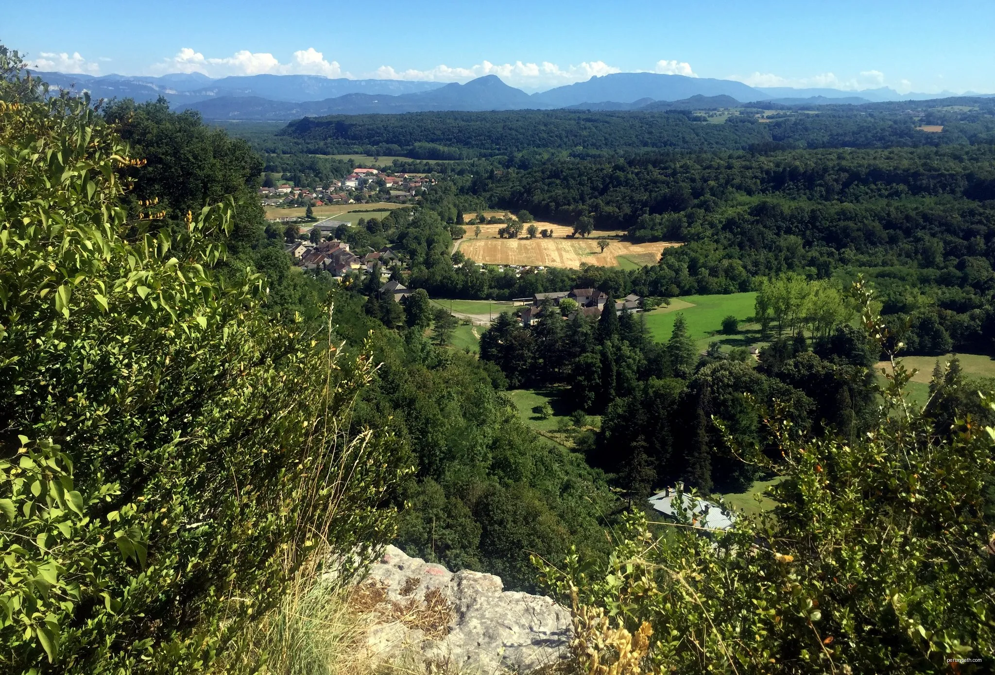 Le pied du Grand Colombier