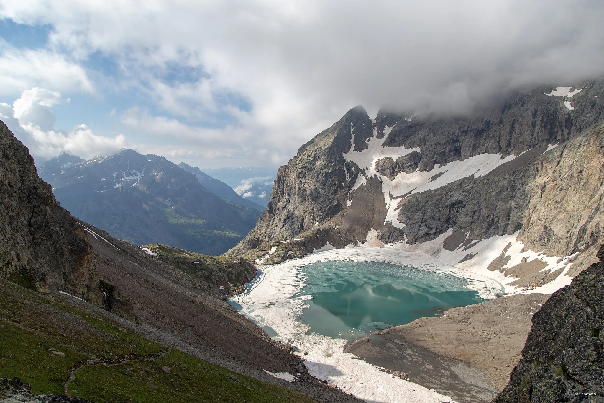 Randonnée dans le Parc national des Écrins, le 29 juin 2018 | Autor: Bruno Jargot from Lyon, France | Licencja: CC BY 2.0 | Źródło: Wikimedia Commons