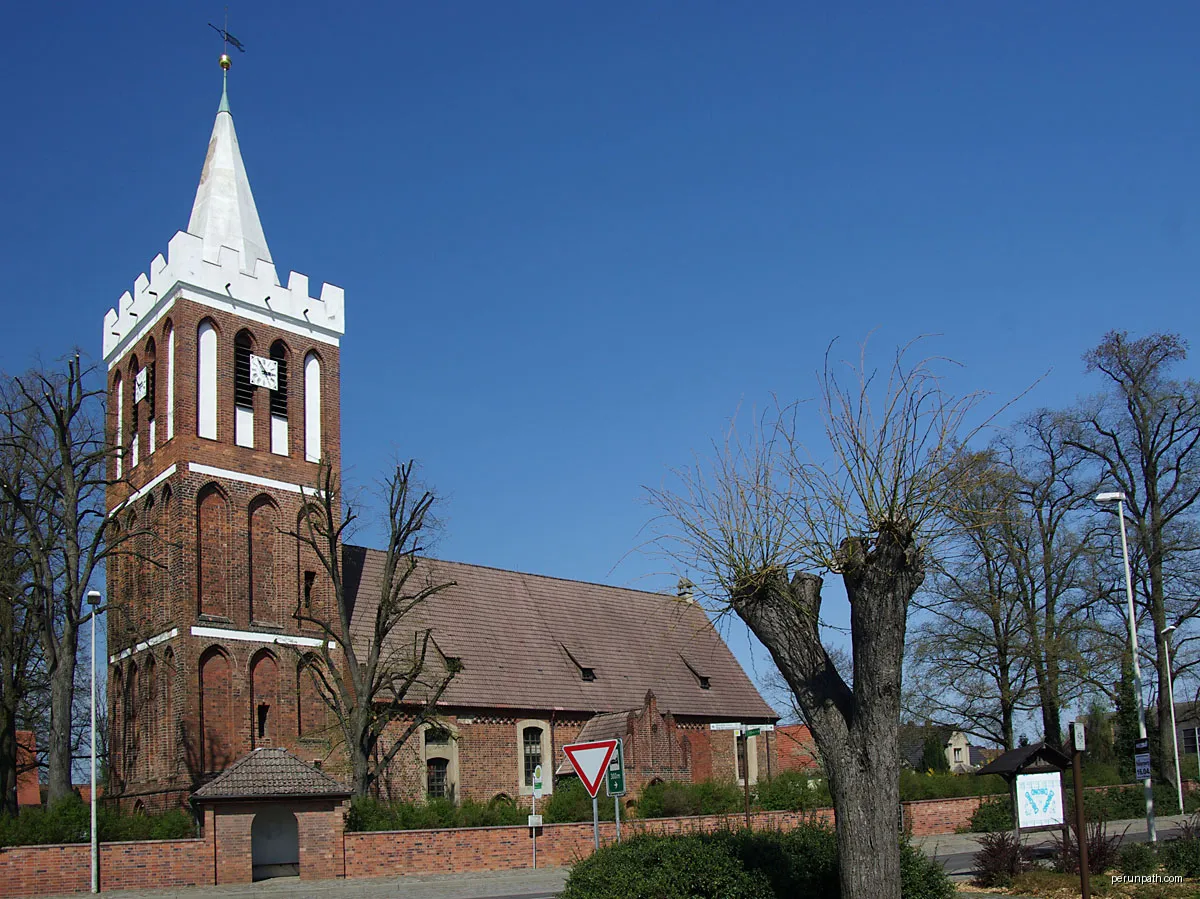 Church of Werben, Spreewald, Brandenburg, Germany | Autor: Stefan Fussan | Licencja: CC BY-SA 3.0 | Źródło: Wikimedia Commons