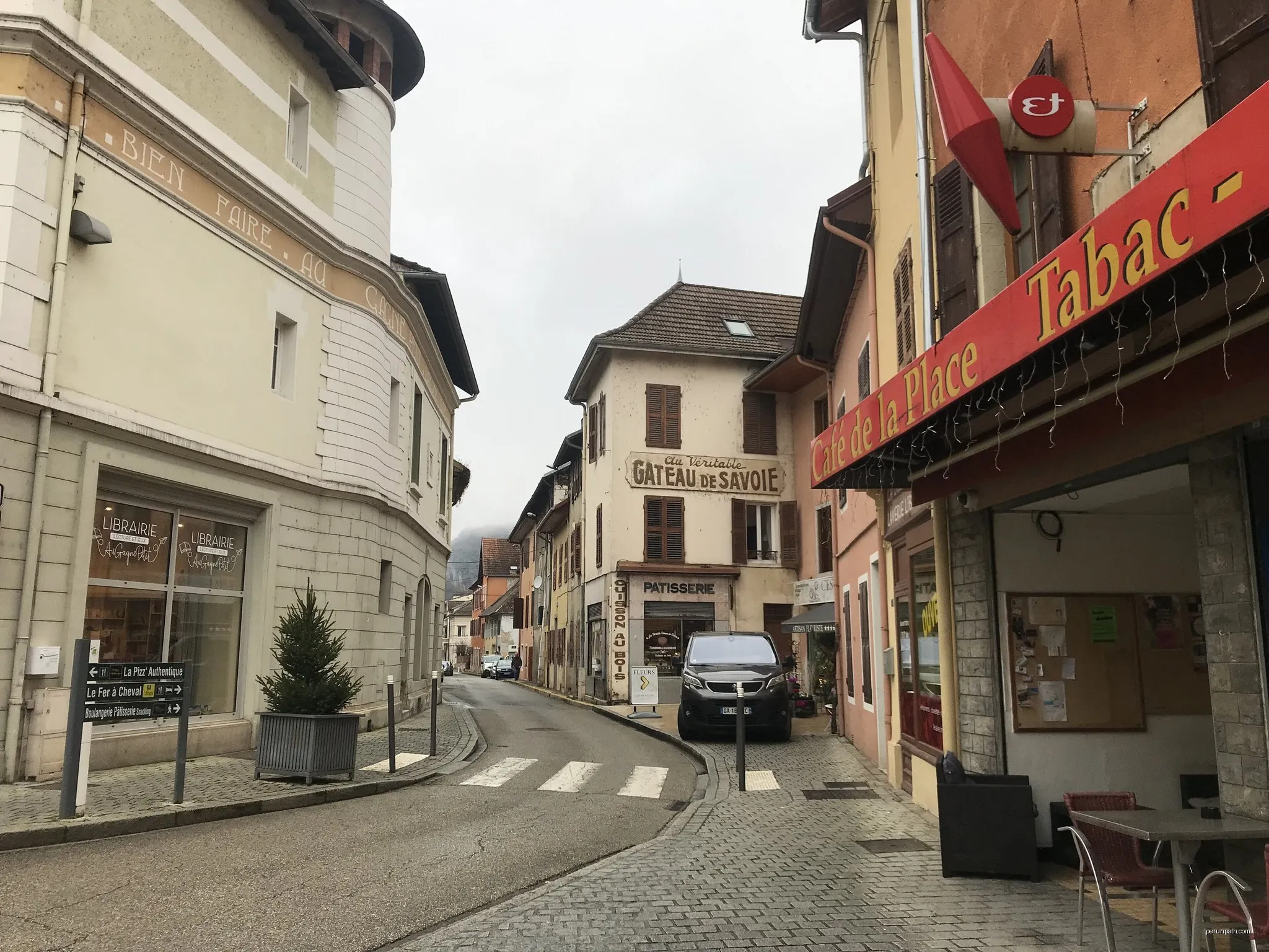 Pays du lac d'Aiguebelette: Circuit VTT FFCT n°18 - Grand circuit St-Paul et Traize (rouge)