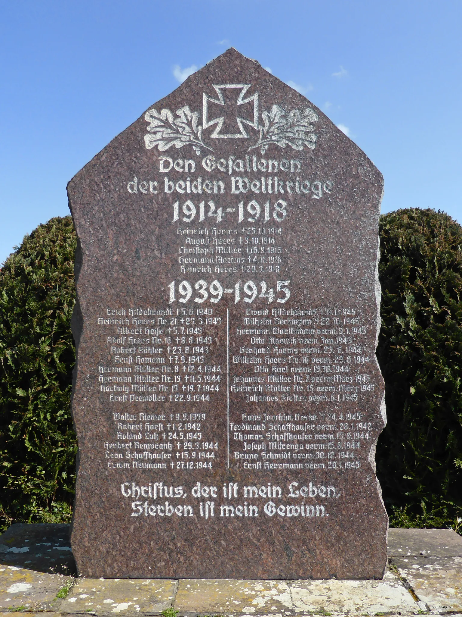 Kriegerdenkmal in Zahrenholz. | Autor: Kirchenfan | Licencja: CC0 | Źródło: Wikimedia Commons
